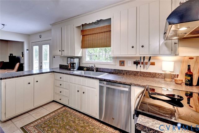2525 Lauderdale Dr, Henrico, VA 23233