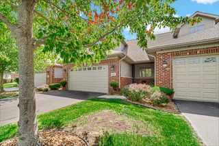 828 Boxwood Drive, Munster, IN 46321