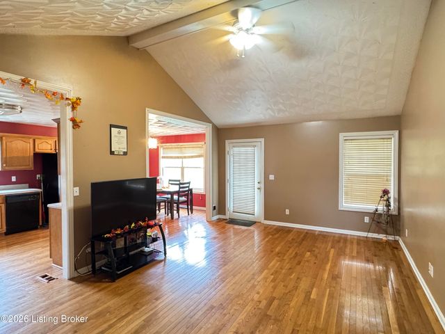 350 Jade Dr, Shepherdsville, KY 40165