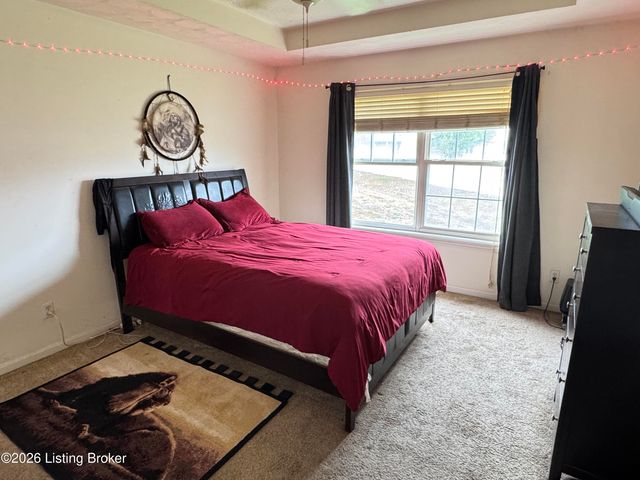 350 Jade Dr, Shepherdsville, KY 40165