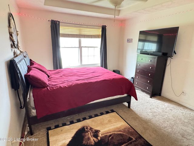 350 Jade Dr, Shepherdsville, KY 40165