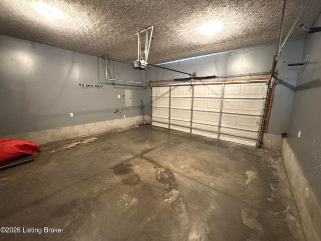 350 Jade Dr, Shepherdsville, KY 40165