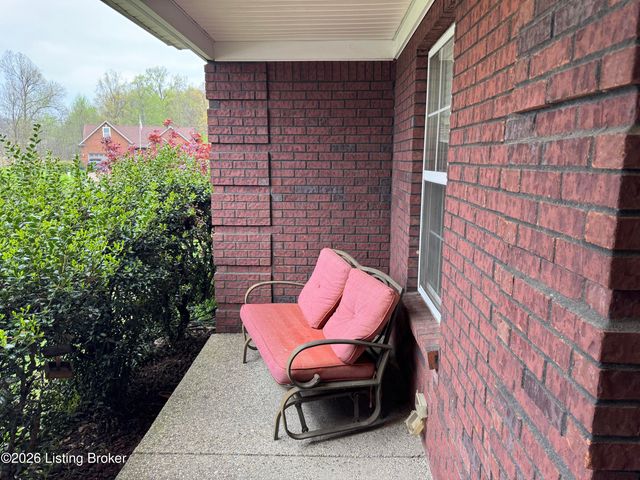 350 Jade Dr, Shepherdsville, KY 40165