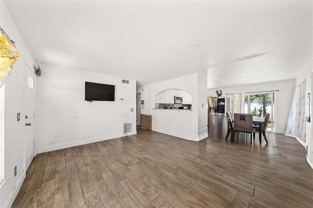 Image 12 of property listing at 7807 PINE HAWK LANE, Orlando, FL 32822