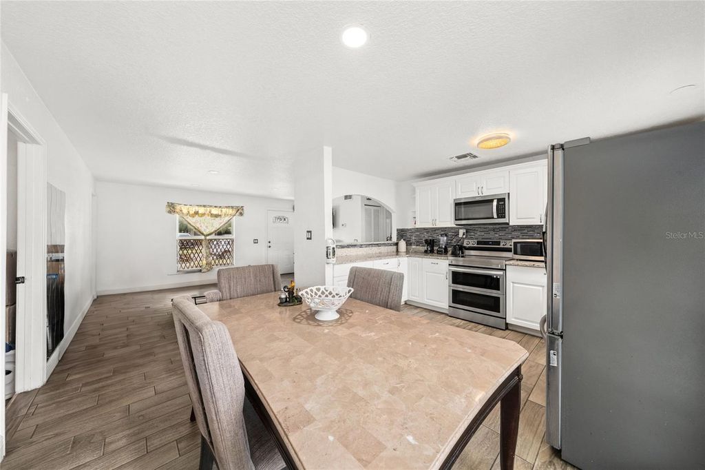 Image 14 of property listing at 7807 PINE HAWK LANE, Orlando, FL 32822