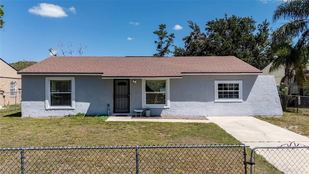 Image 3 of property listing at 7807 PINE HAWK LANE, Orlando, FL 32822