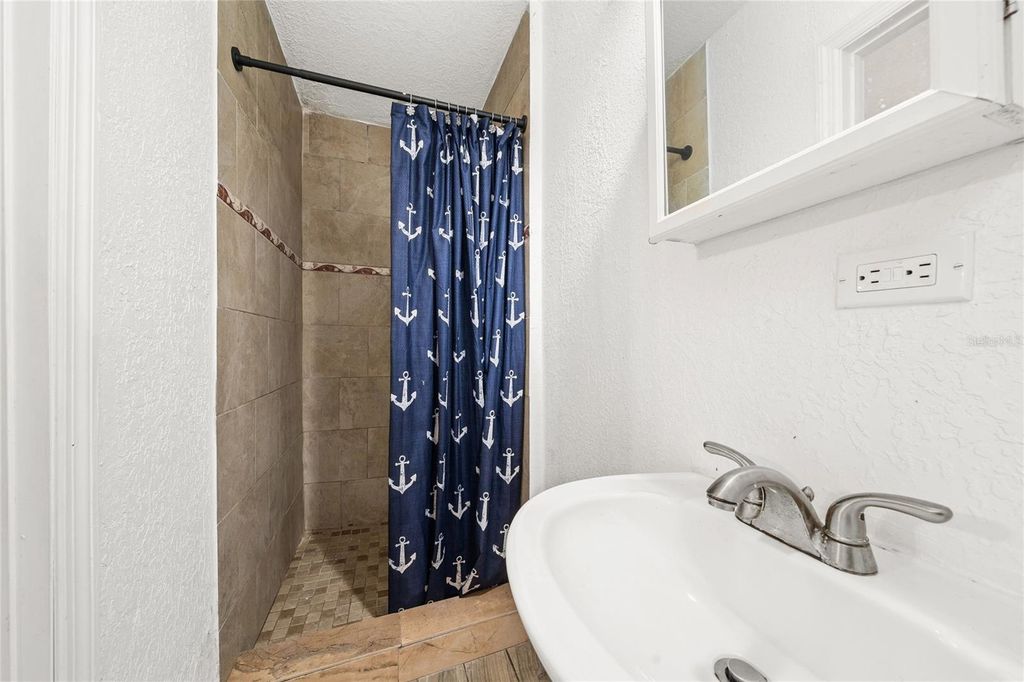 Image 25 of property listing at 7807 PINE HAWK LANE, Orlando, FL 32822