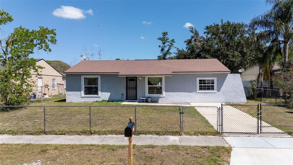 Image 30 of property listing at 7807 PINE HAWK LANE, Orlando, FL 32822