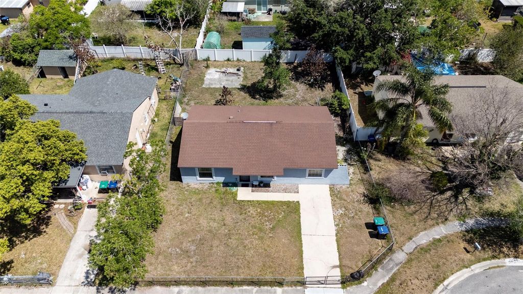 Image 4 of property listing at 7807 PINE HAWK LANE, Orlando, FL 32822