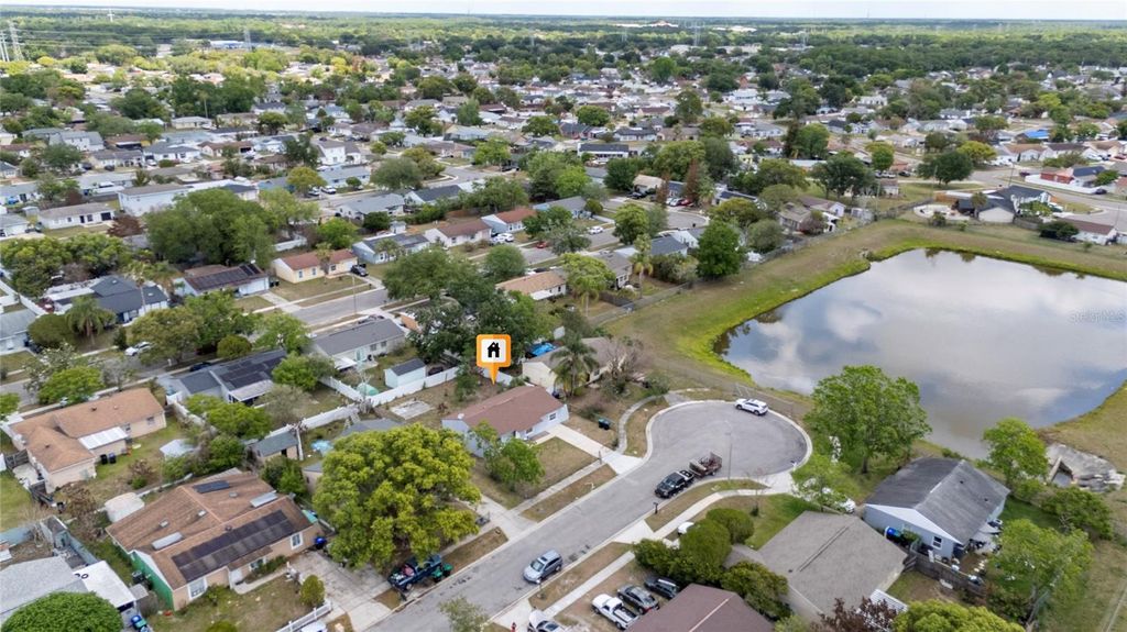 Image 9 of property listing at 7807 PINE HAWK LANE, Orlando, FL 32822