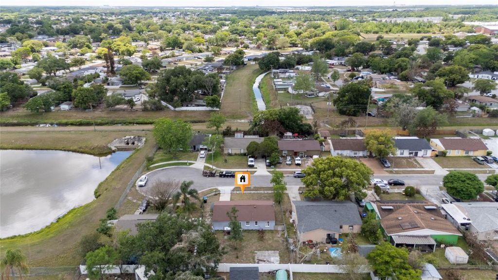 Image 10 of property listing at 7807 PINE HAWK LANE, Orlando, FL 32822