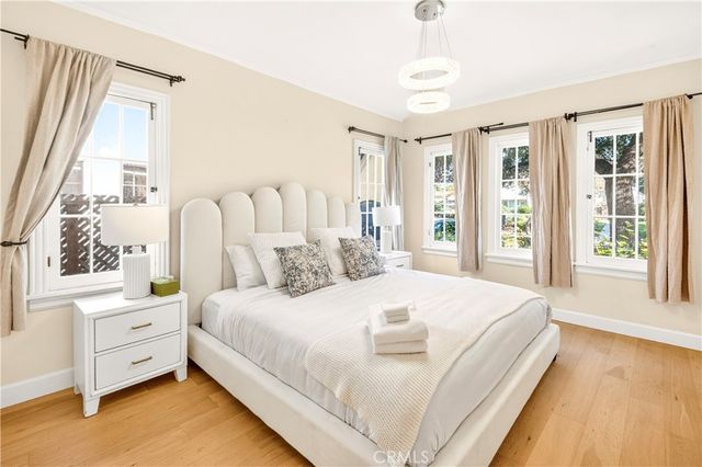827 Hauser Blvd, Los Angeles, CA 90036