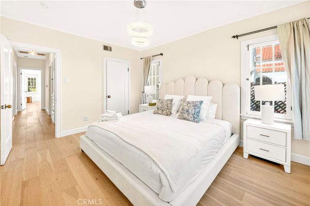 827 Hauser Blvd, Los Angeles, CA 90036