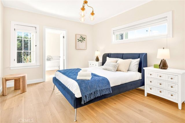 827 Hauser Blvd, Los Angeles, CA 90036
