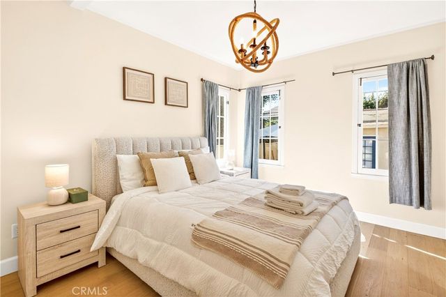 827 Hauser Blvd, Los Angeles, CA 90036