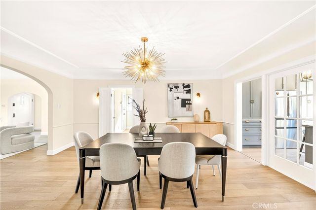 827 Hauser Blvd, Los Angeles, CA 90036