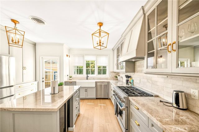 827 Hauser Blvd, Los Angeles, CA 90036