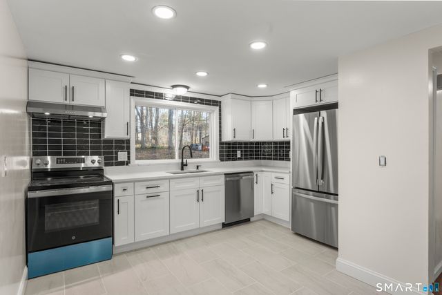 2 Burr Hill Terrace, North Branford, CT 06471