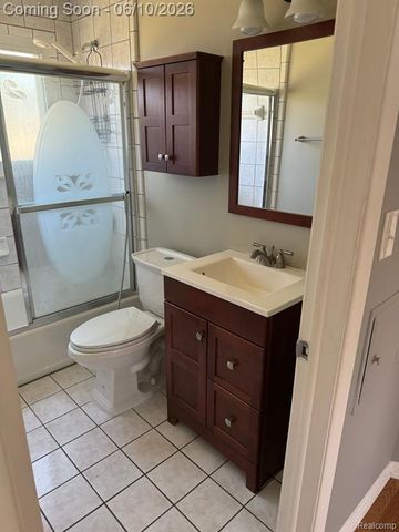 28741 Kathryn Street, Garden City, MI 48135