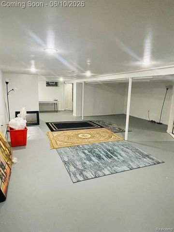 28741 Kathryn Street, Garden City, MI 48135