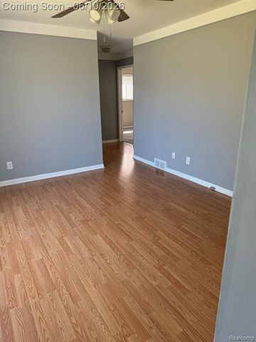 28741 Kathryn Street, Garden City, MI 48135