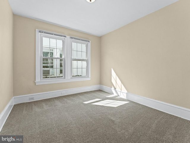 32 S BROADWAY, Pitman, NJ 08071
