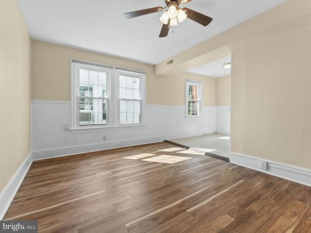 32 S BROADWAY, Pitman, NJ 08071