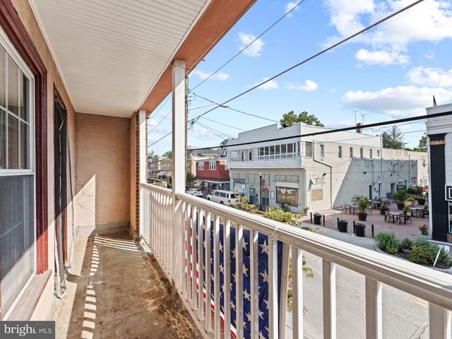 32 S BROADWAY, Pitman, NJ 08071