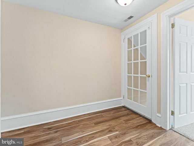 32 S BROADWAY, Pitman, NJ 08071