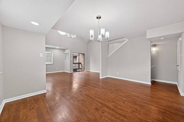 1114 Augusta Drive 10, Houston, TX 77057