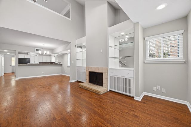 1114 Augusta Drive 10, Houston, TX 77057