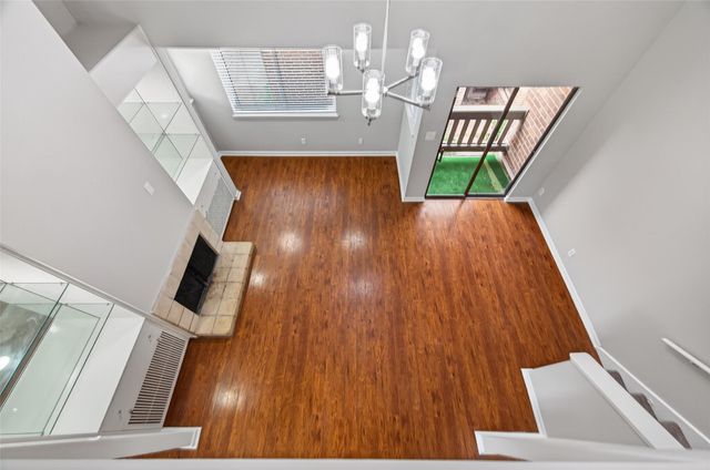 1114 Augusta Drive 10, Houston, TX 77057