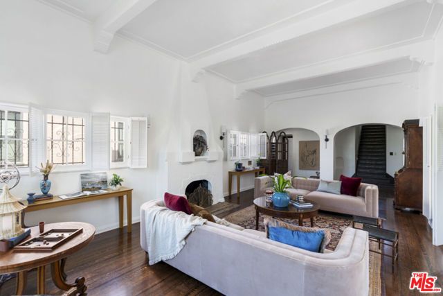 826 S Highland Avenue, Los Angeles, CA 90036