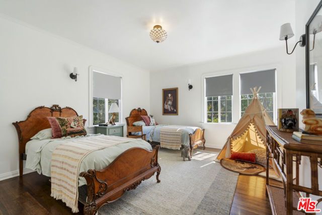 826 S Highland Avenue, Los Angeles, CA 90036