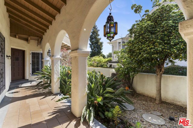 826 S Highland Avenue, Los Angeles, CA 90036