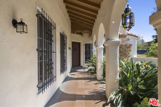 826 S Highland Avenue, Los Angeles, CA 90036