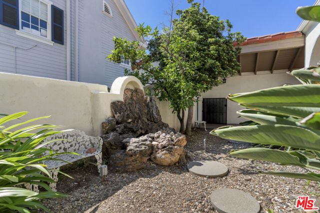 826 S Highland Avenue, Los Angeles, CA 90036