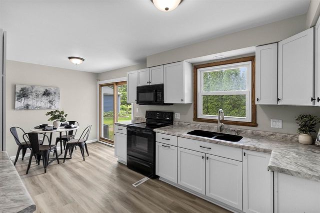 1711 ORIOLE STREET, New London, WI 54961