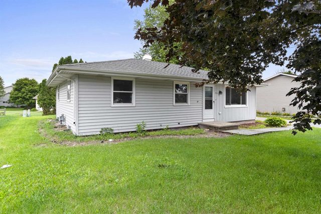 1711 ORIOLE STREET, New London, WI 54961