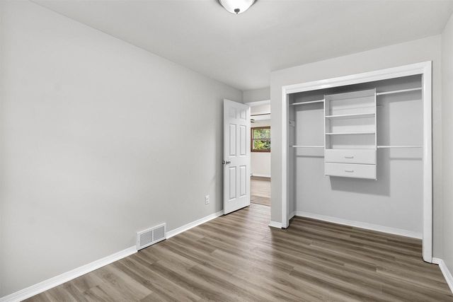 1711 ORIOLE STREET, New London, WI 54961