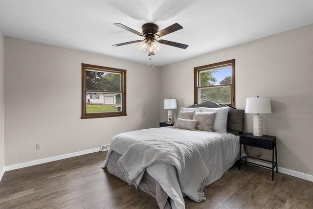 1711 ORIOLE STREET, New London, WI 54961