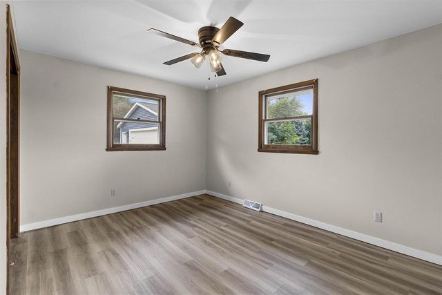 1711 ORIOLE STREET, New London, WI 54961