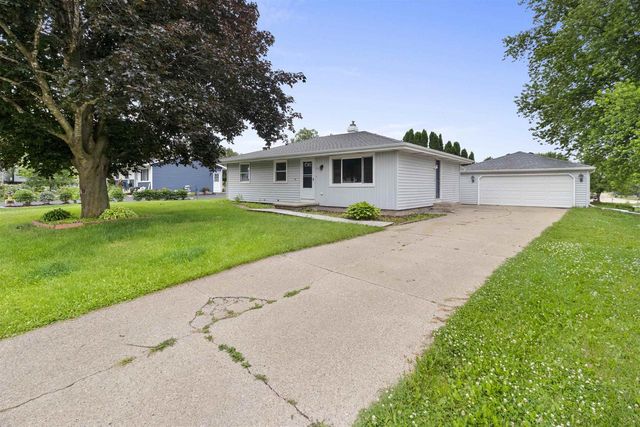 1711 ORIOLE STREET, New London, WI 54961