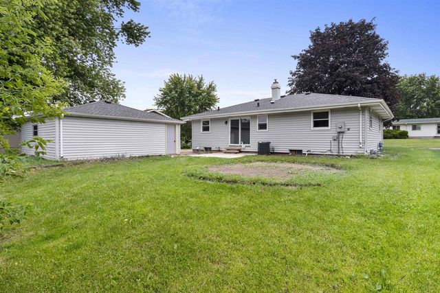 1711 ORIOLE STREET, New London, WI 54961