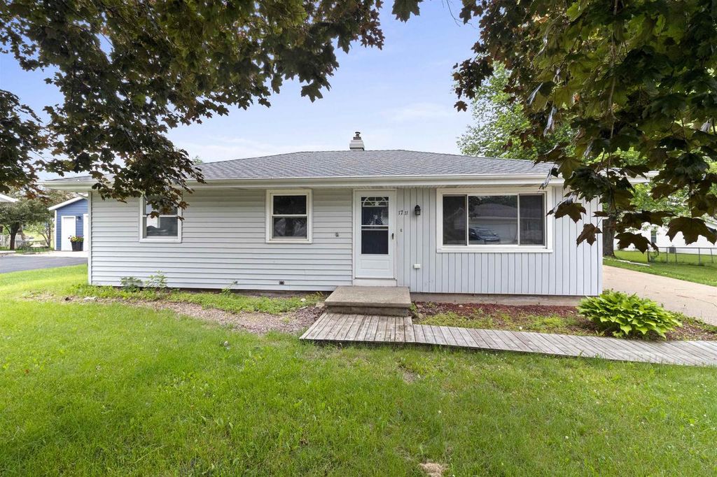 1711 ORIOLE STREET, New London, WI 54961