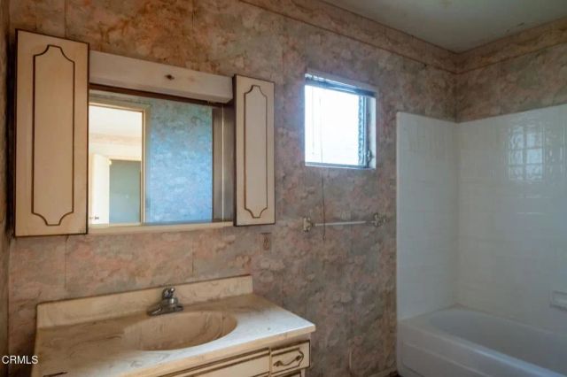 528 Howard Street, Ventura, CA 93003