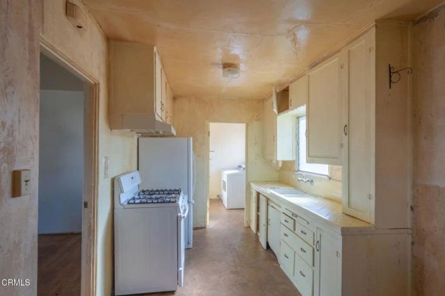 528 Howard Street, Ventura, CA 93003