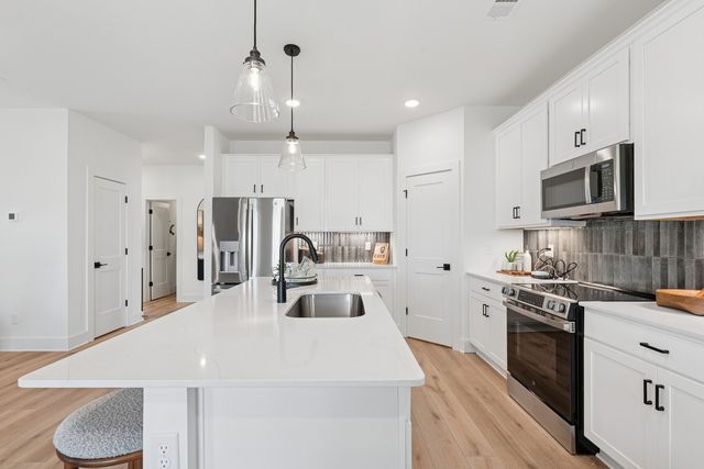 961 Watercourse Court, Nashville, TN 37214