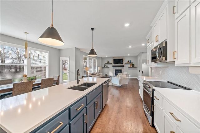 19004 Skyview Lane, Spring Hill, KS 66083