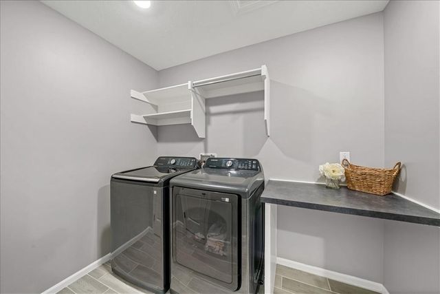 19004 Skyview Lane, Spring Hill, KS 66083